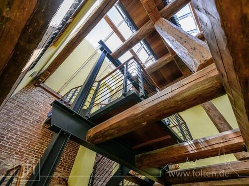 Innenhof und Treppenaufang - 