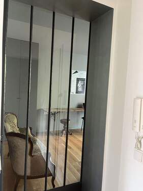 Arbeits-/Schlafzimmer - 