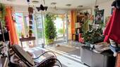 Wohnzimmer mit Balkon - 6 Zimmer Doppelhaushälfte zum Kaufen in Heidelberg