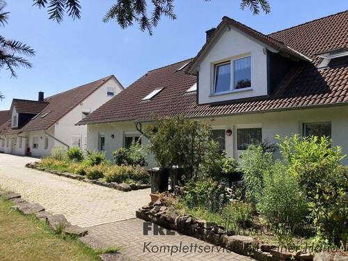 Ö Rückseite.jpg - 3 Zimmer Etagenwohnung in Neukirchen