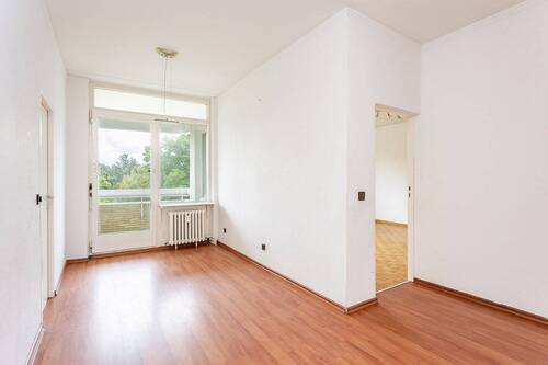 Essplatz mit Zugang zum Balkon - Etagenwohnung mit 80,00 m² in Berlin-Buckow zum Kaufen