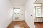 Arbeits- oder Kinderzimmer - 