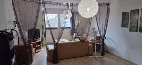 Wohnzimmer.jpeg - 2 Zimmer Etagenwohnung in Rottenburg a. d. Laaber