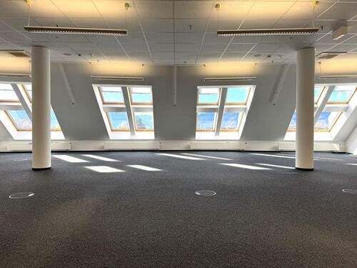 mit großen Fenstern - 