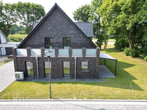 Aussenansicht Straßenseite - 4 Zimmer Doppelhaushälfte zur Miete in Leer (Ostfriesland)