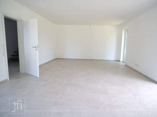 sehr großzügiges Wohn- und Esszimmer - 