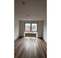 * Kompakte 1-Zimmer mit Dusche, EBK, Tiefgarage, Aufzug und Laminat in Bestlage * - Leipzig Lindenau