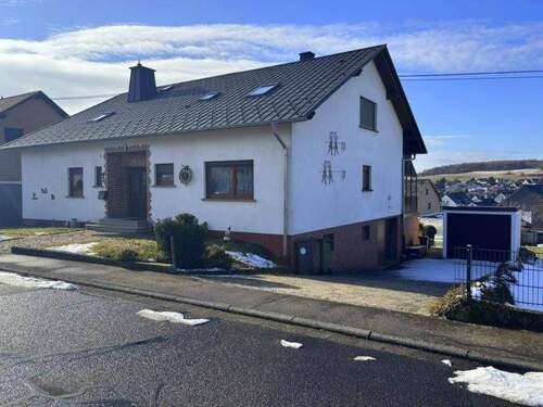 Vorderansicht - Gepflegtes Einfamilienhaus mit traumhaftem Grundstück in ruhiger Lage