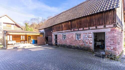 Carport und Scheune - Mehrfamilienhaus, Wohnhaus mit 236,00 m&sup2; in Niederschlettenbach zum Kaufen