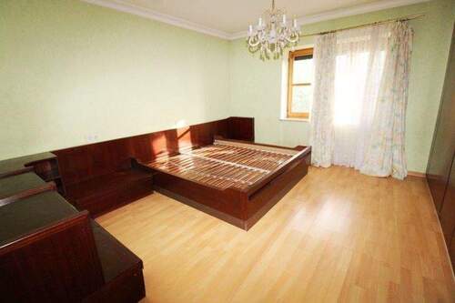 Schlafzimmer EG - 7 Zimmer Mehrfamilienhaus, Wohnhaus in Stadtbergen