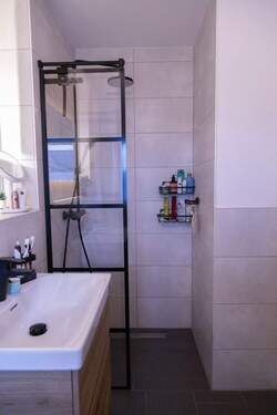 Bad Blick Dusche1 - 