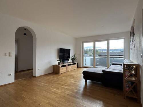 Wohnzimmer - 4 Zimmer Etagenwohnung zum Kaufen in Aiglsbach