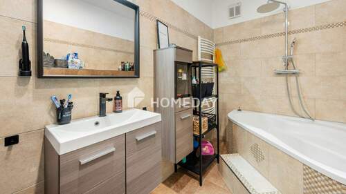 Hauptwohnung Badezimmer 1 1 - 