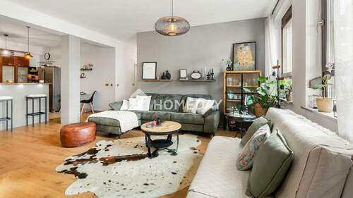 Hauptwohnung Wohnzimmer 1 2 - 6 Zimmer Etagenwohnung zum Kaufen in Stuttgart