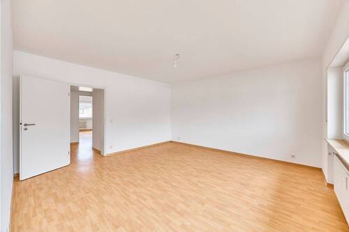 Schlafzimmer - 3 Zimmer Etagenwohnung zur Miete in Schwetzingen