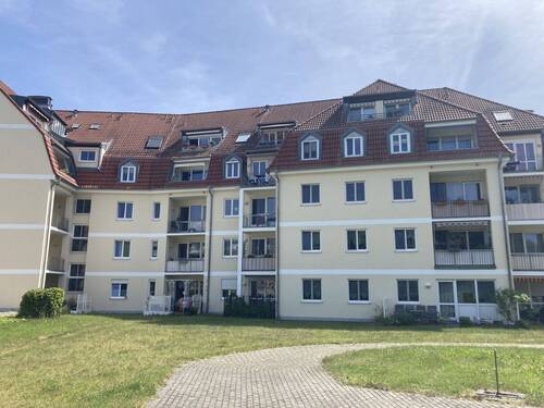 Außenansicht - Frisch sanierte 3-Raumwohnung mit Balkon, TG-Stellpl. & Fahrstuhl!