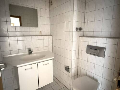 Bad mit Wanne - 