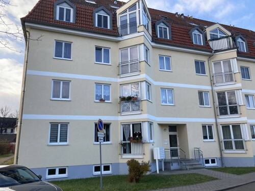 Hausansicht - 3 Zimmer Etagenwohnung in Zwickau