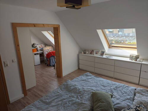 Schlafzimmer mit Ankleide - 