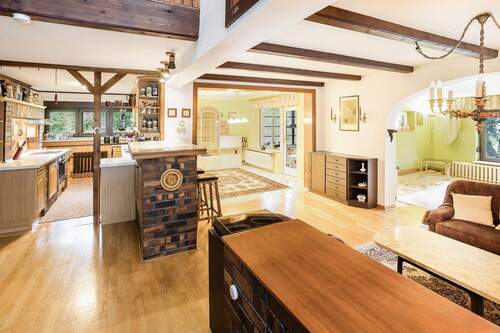 und angrenzdenen Essbereich - 