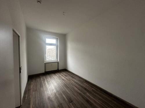 Schlafzimmer - Helle 2-Raumwohnung in zentraler Lage - Magdeburger Allee 7