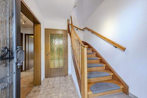 Eingangsbereich - 7 Zimmer Doppelhaushälfte in Marbach am Neckar