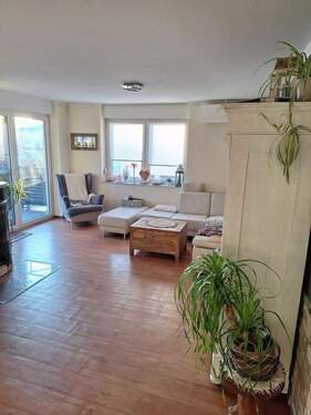 Wohnzimmer - Doppelhaushälfte mit 147,30 m&sup2; in Kuppenheim zum Kaufen