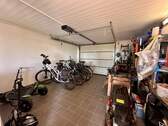 Garage mit elektrischen Tor - 