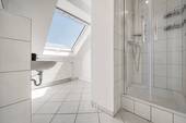 BADEZIMMER MIT TAGESLICHT - 