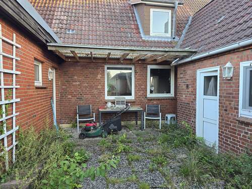 Terasse - 5 Zimmer Mehrfamilienhaus, Wohnhaus zum Kaufen in Husum
