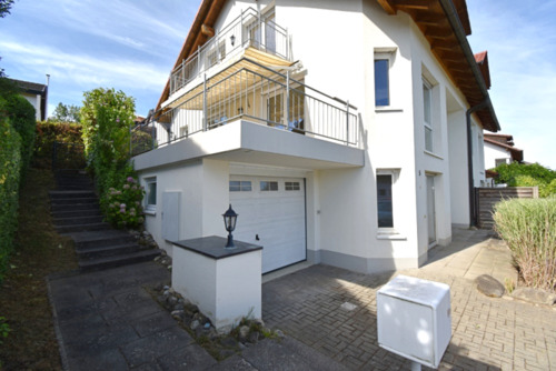 Hausansicht - 6 Zimmer Doppelhaushälfte in Gaienhofen