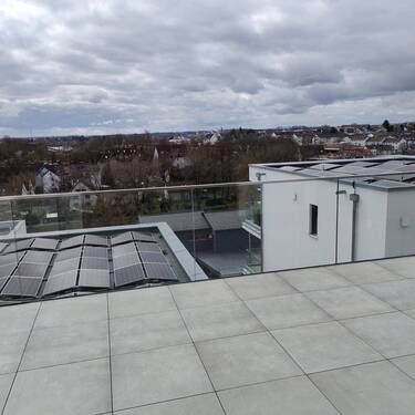 Balkon mit herrlicher Aussicht.jpg - Etagenwohnung mit 119,80 m&sup2; in Crailsheim zur Miete