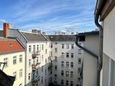 Terrassen-Ausblick_in_Innenhof - 