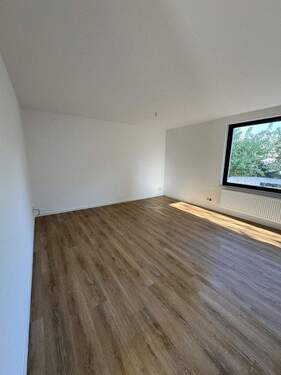 Bild 2 - 8 Zimmer Mehrfamilienhaus, Wohnhaus zum Kaufen in Oldenburg (Oldenburg)