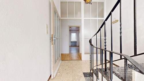 OG Eingang Wohnung 1 - 