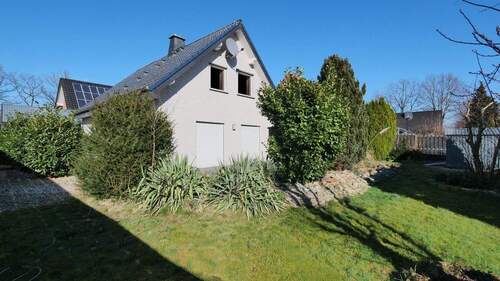 Gartenansicht - 5 Zimmer Einfamilienhaus zum Kaufen in Salzkotten / Mantinghausen