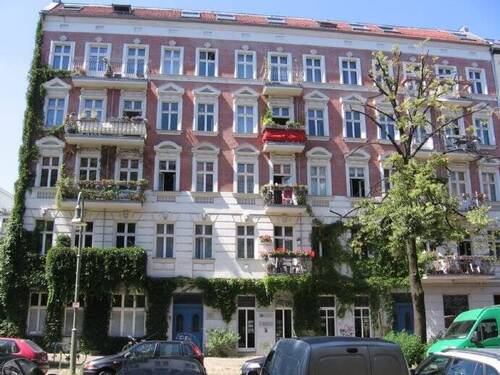 Bild 1 - schöne historische Altbauwohnung mit Balkon im Kollwitz-Kiez