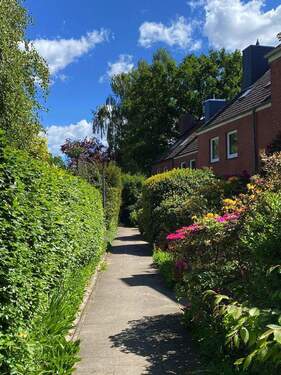 Privatweg zum Haus - Reihenendhaus mit 126,30 m² in Hamburg zum Kaufen