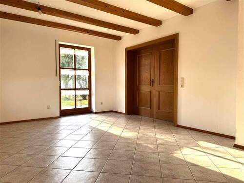 Blick ins Esszimmer - 