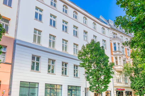Fassade 1 - 3 Zimmer Etagenwohnung zum Kaufen in Berlin