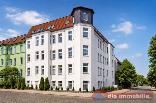 Außenansicht des gepflegten Mehrfamilienhauses - 