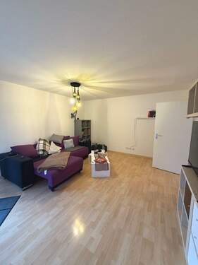 Wohnzimmer - 2 Zimmer Etagenwohnung in Leipzig