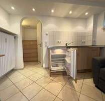 Möblierte 1 - Zimmer - Untergeschosswohnung (Kellerwohnung) mit Einbauküche und separatem Eingang - Trier Trier-Ost