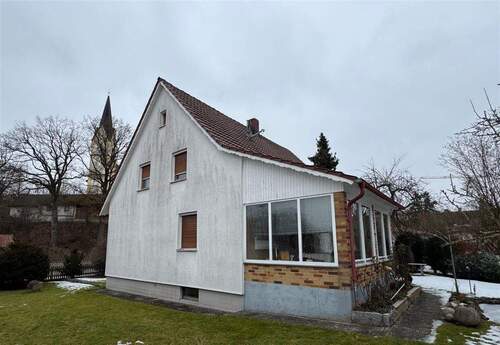 Blick auf Wohnhaus - 