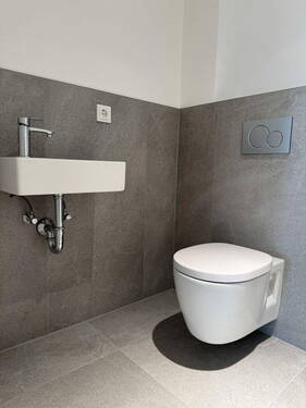 WC mit Handwaschbecken - 