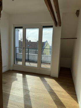 Zimmer 2 - Blick zur Terrasse - 