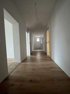 Flur - 4 Zimmer Etagenwohnung in Zwickau
