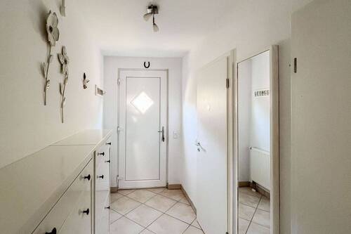 Eingangsbereich - Reihenendhaus mit 118,10 m&sup2; in Köln zum Kaufen