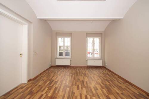 Zimmer - Ladeneinheit mit 92m² im Waldstraßenviertel!