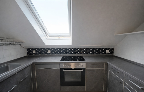 Küche (2025) - Lichtdurchflutete 3- Zimmer Wohnung mit neuer Küche und Stellplatz